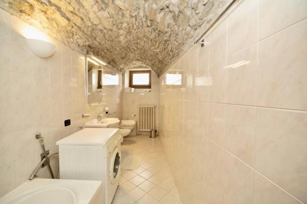 Contempora Apartments - Ca' Brenta Garden Сан-Феделе-Интельви Экстерьер фото